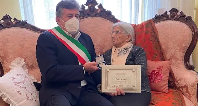 Ultracentenari di Sardegna: la signora Speranza Aresu festeggia 108 anni