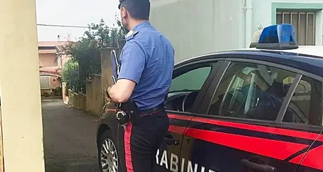 Aggredisce e picchia la moglie, 26enne romeno fermato dai Carabinieri