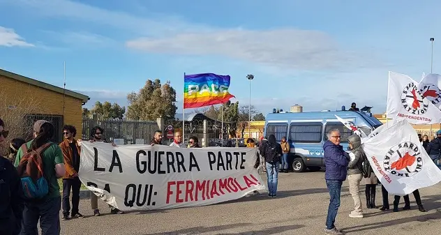 Ucraina: in 500 per la marcia della pace a Decimomannu