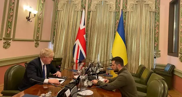 Boris Johnson a Kiev con Zelensky