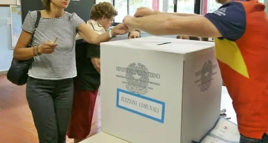 Urne aperte in 28 Comune dell’Isola. Alle 12 a Cagliari affluenza del 15,06%