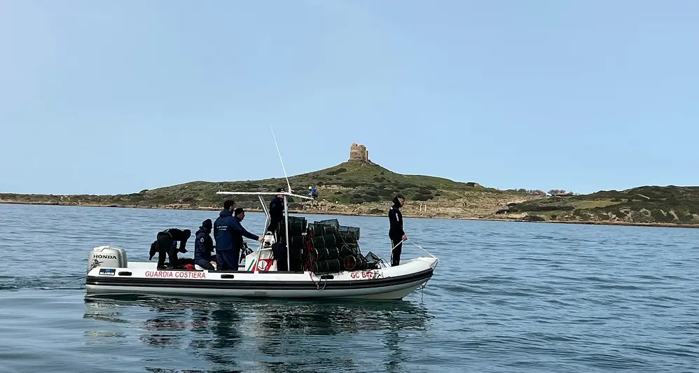 Cabras. Pesca illegale in Area Marina Protetta. Guardia costiera sequestra 76 nasse