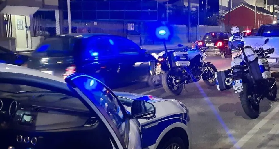 Guida in stato di ebbrezza e senza patente, cagliaritano nei guai