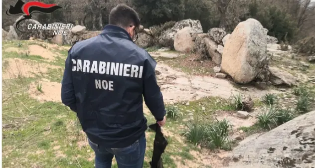 Rifiuti tessili interrati in Sardegna, 9 gli indagati