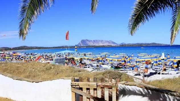 Bandiere Blu 2025, la Sardegna cresce: 16 spiagge premiate, entra anche San Teodoro