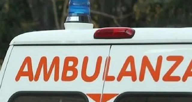 Muore a 35 anni dopo un ritocco al seno fatto in casa. Estetista in fuga