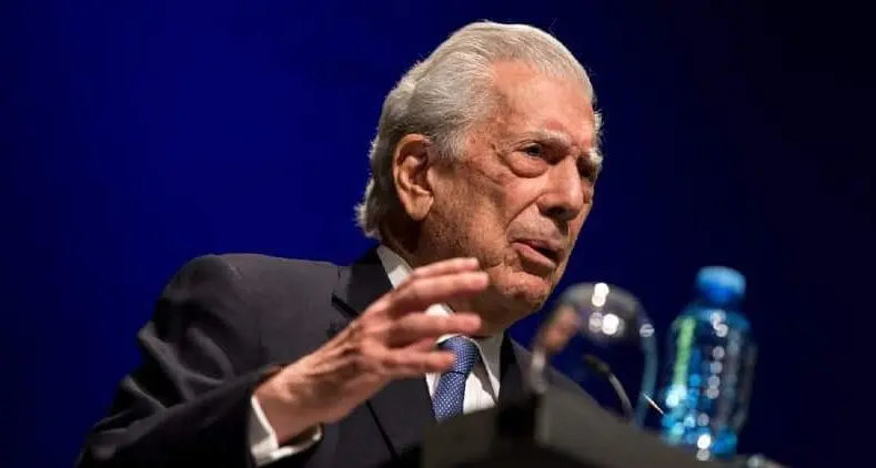 Covid. Ricoverato a Madrid Mario Vargas Llosa, scrittore Premio Nobel nel 2010