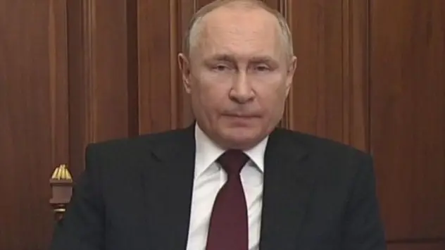 Putin attacca l’Occidente: “Deficienti pronti a sanzionarci a loro discapito”