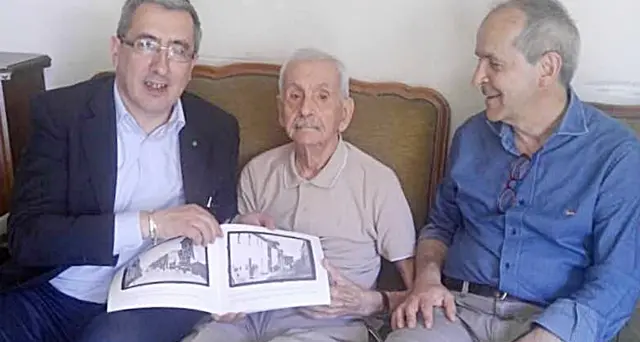 Cento candeline per il nonnino Vinicio Perra. Oppus: “E’ una festa dei ricordi per i centenari della nostra amata terra”