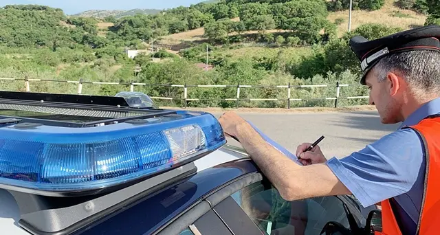 Coinvolto in un incidente stradale, i Carabinieri scoprono che è ubriaco. Nei guai un 45enne