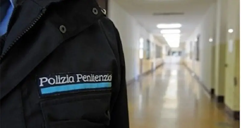 Gli agenti della Polizia penitenziaria del carcere di Bancali salvano la vita a due reclusi