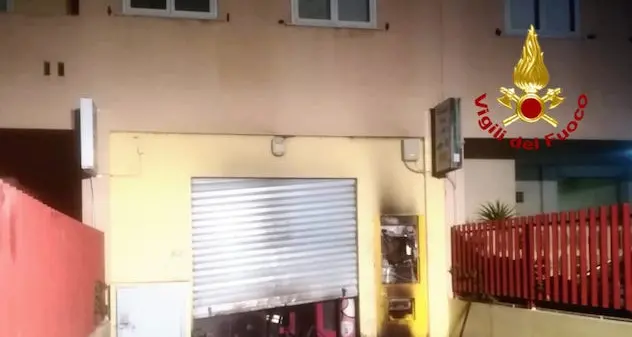 Cagliari. Attentato incendiario, nel mirino tabaccheria