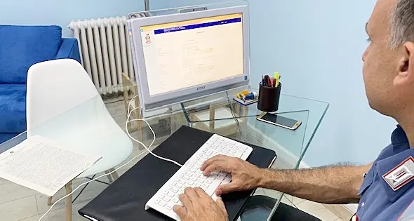 Cerca di vendere una playstation ad un ragazzo ma è una truffa, 45enne ‘furbetto’ scoperto dai Carabinieri