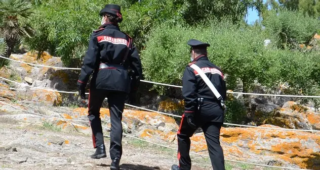 Guasila. Pedina una donna e la invita a salire in furgone per consumare un rapporto sessuale: denunciato