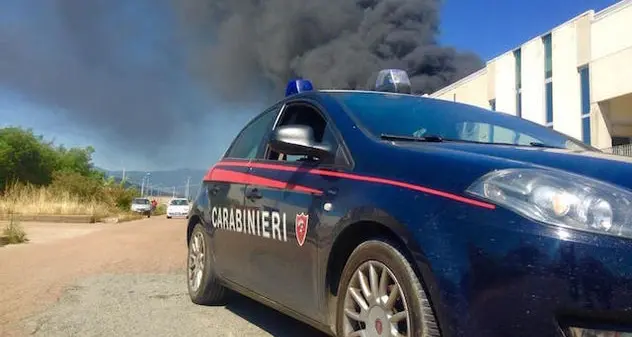 Incendio nella zona industriale di Tortolì: attivato il Centro Operativo Comunale
