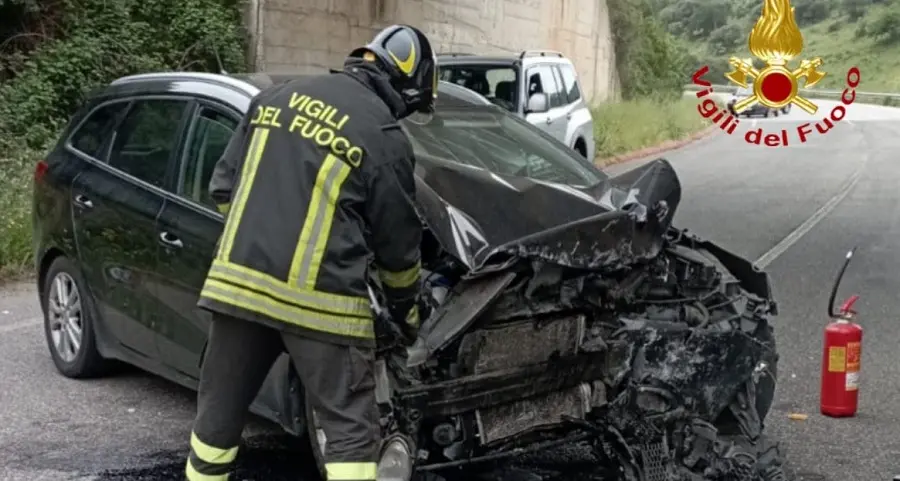 Incidente stradale lungo la Ottana-Sarule, tre persone coinvolte