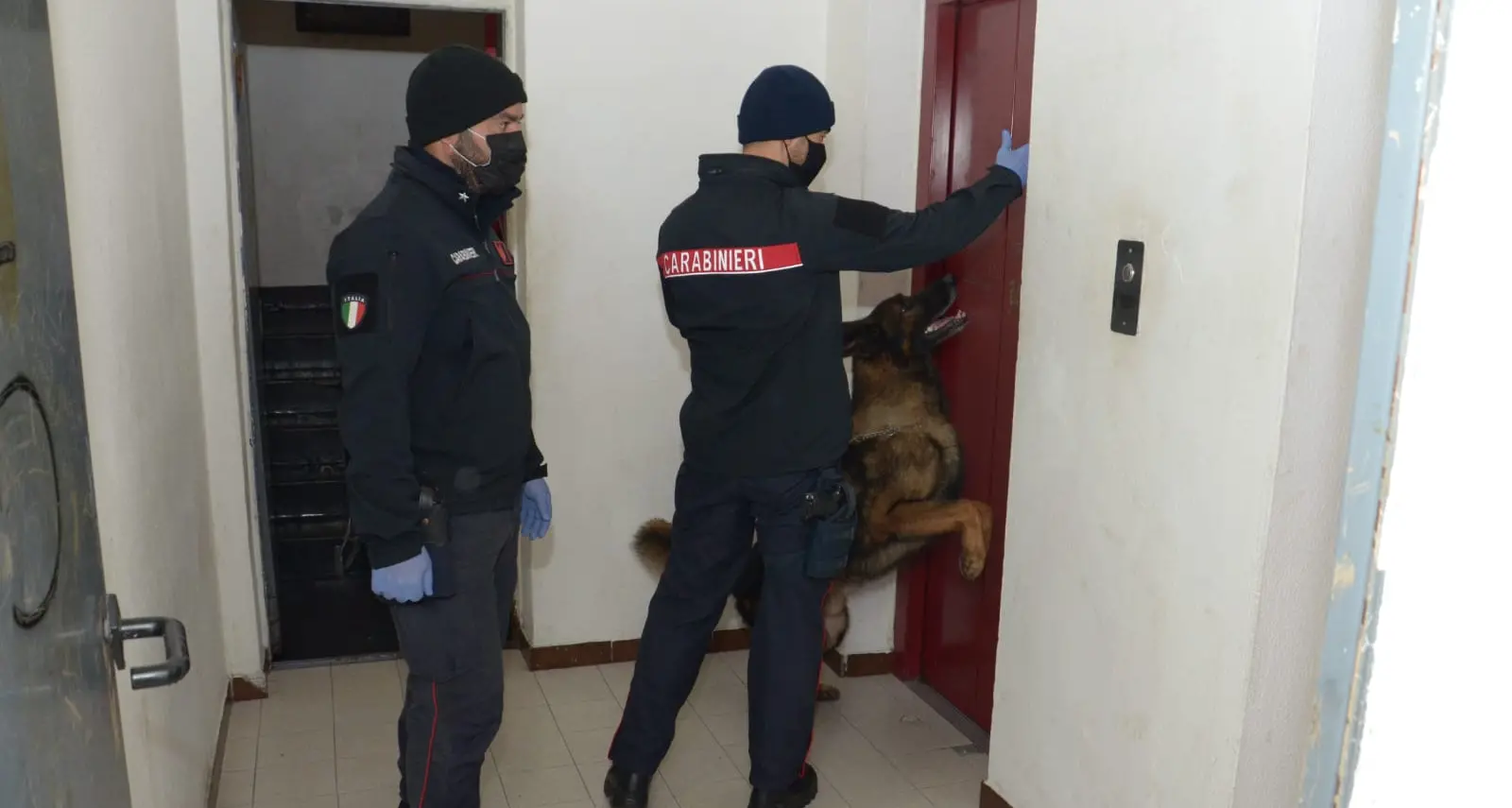 Monserrato. In casa con un chilo e mezzo di marijuana e un chilo di hashish: arrestato 38enne cagliaritano