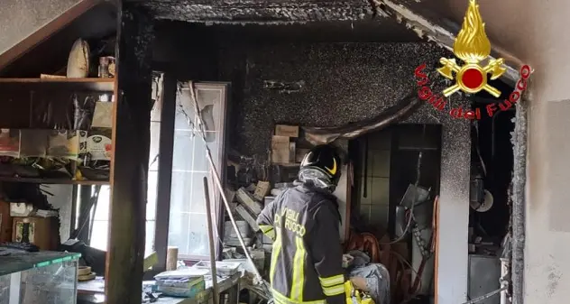 Posada. In fiamme la cucina di una trattoria: intervengono i Vigili del Fuoco