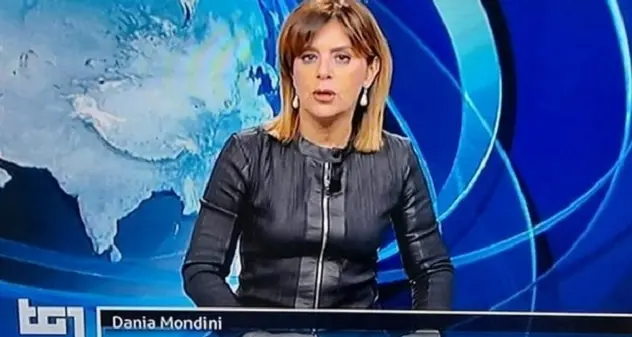 \"Messa in stanza con collega con problemi di flatulenza per punirmi\". La denuncia di Dania Mondini