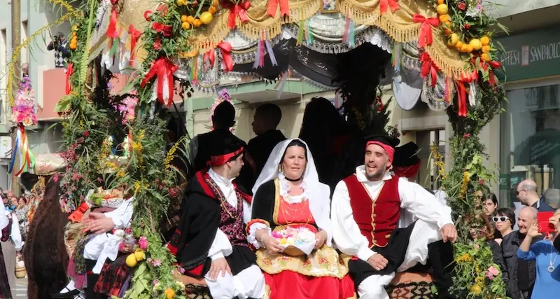 A Muravera risplende la Sagra degli agrumi: con il profumo dell’estate torna la grande festa di primavera