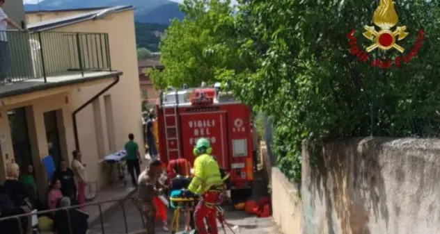 L'Aquila, un’auto piomba nel giardino di un asilo: morto un bimbo