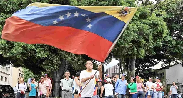 Sardi in Venezuela, la situazione non migliora: “Iniziano i rimpatri, resta attivo il conto aperto dal Crei per aiuti”