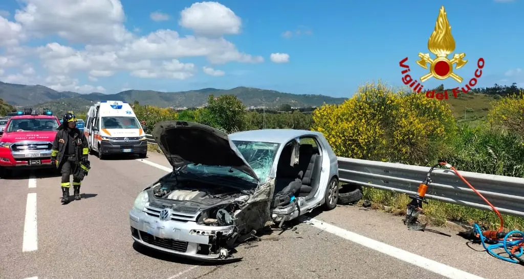 Muravera. Scontro frontale sulla 125: feriti anche 2 neonati