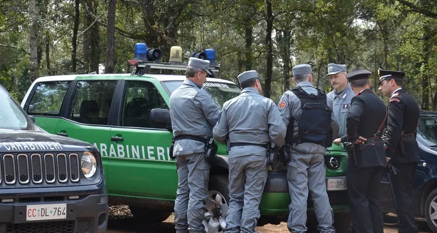 Carrozzeria abusiva a Sinnai. Intervengono i carabinieri
