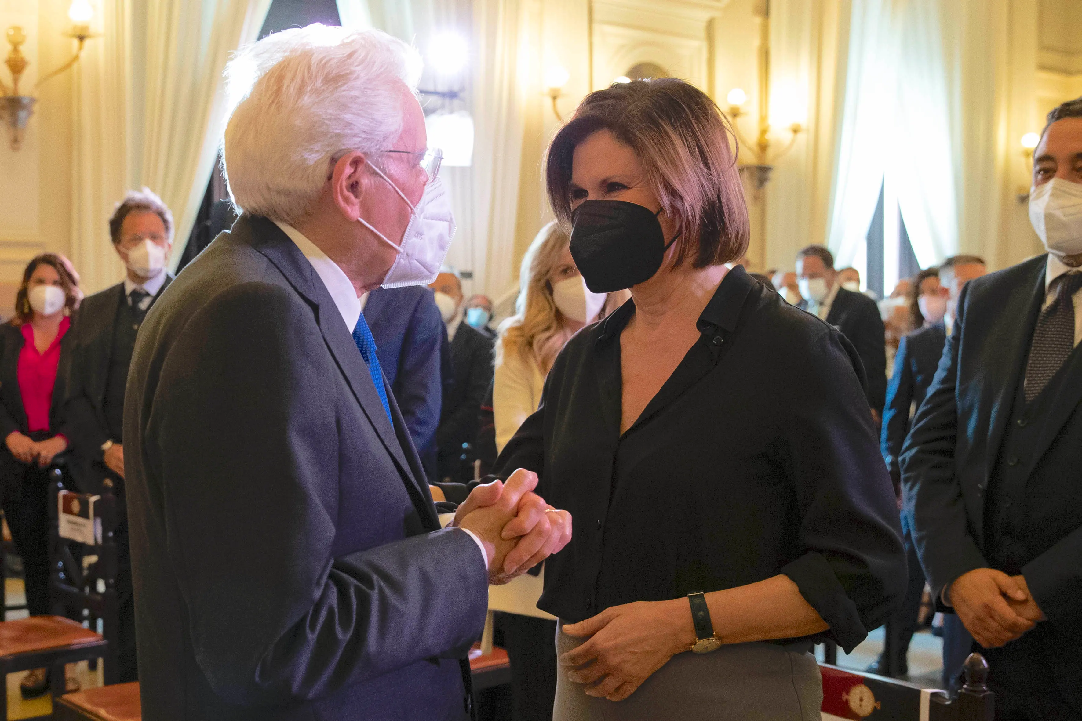 Il Presidente della Repubblica Sergio Mattarella saluta Bianca Berlinguer,in occasione della cerimonia di commemorazione per il centenario della nascita dell\\u2019On. Enrico Berlinguer \\n(foto di Francesco Ammendola - Ufficio per la Stampa e la Comunicazione della Presidenza della Repubblica)