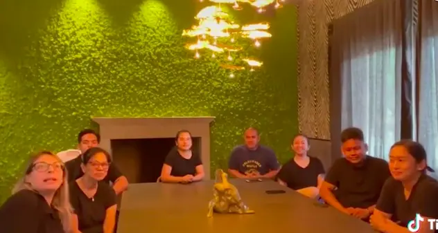 Gianluca Vacchi, parla la dipendente sarda: “Nessuno ci obbliga a fare video”