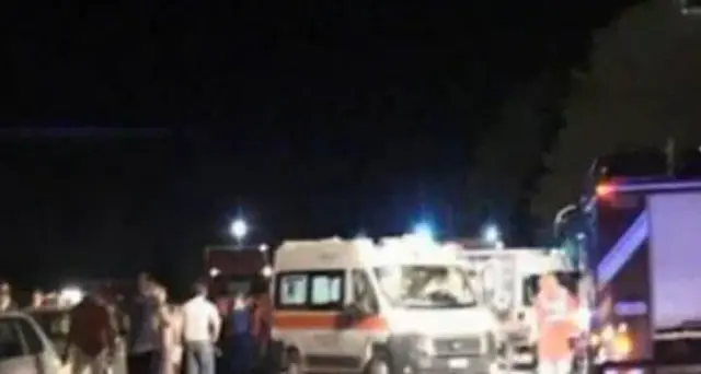 Capoterra. Macchina contro autotreno, muore 41enne