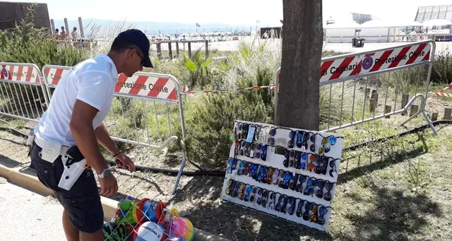 Lotta agli abusivi in spiaggia al Poetto: ecco i controlli della Polizia Municipale