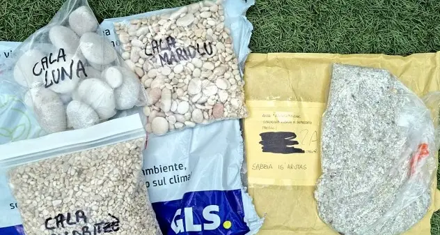 Ladri di sabbia: pentiti rispediscono pacchi in Sardegna
