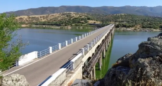 “Non siamo pecore da chiudere in un recinto!”, oggi la protesta contro la chiusura del ponte sul Coghinas