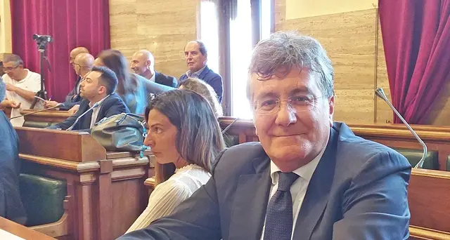 Edoardo Tocco, l’esordio in consiglio come presidente: “C’è tanto da fare, maggioranza e opposizione insieme per la città”