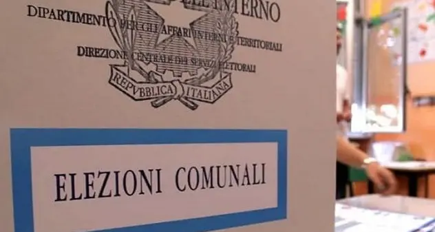 Urne aperte: si vota sino alle 23 per Comunali e Referendum