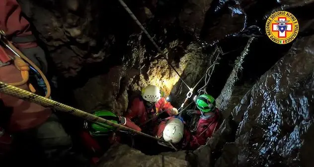 Urzulei. Escursionista soccorso nella grotta S’Edera