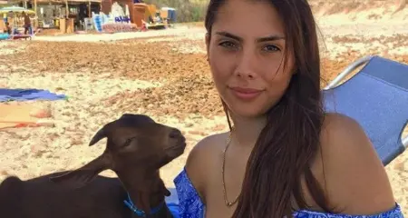 Elisa Piga, la pastora di Serdiana: \"Al mare con il cane? No, con Lucio il mio capretto\"
