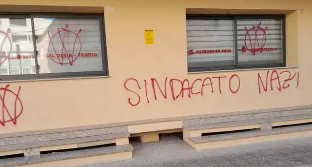 \"Sindacato nazi\". Scritte fuori dalla Camera del Lavoro di Olbia