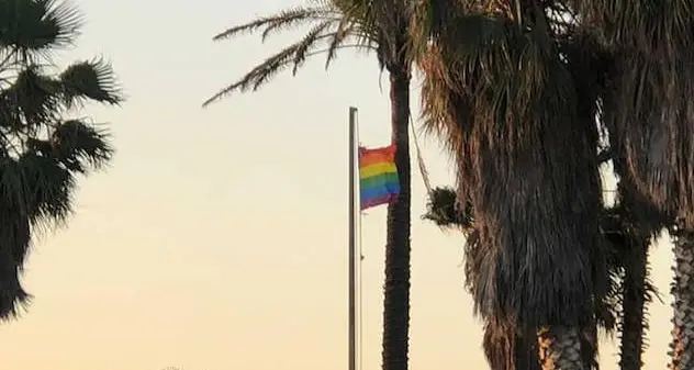 Quartu. La bandiera arcobaleno torna al suo posto