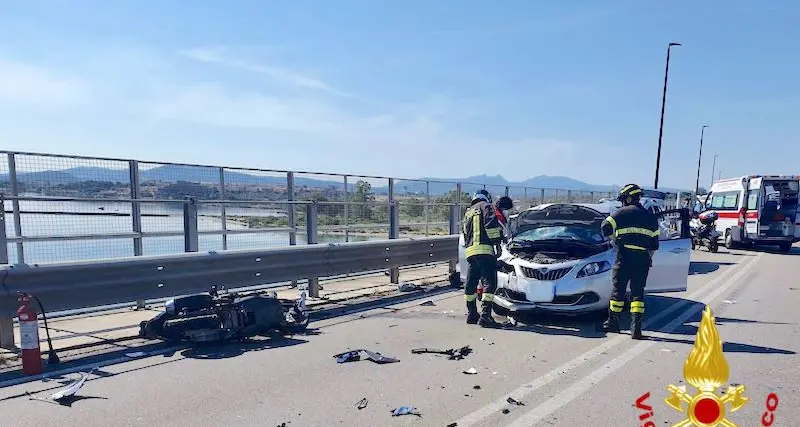 Olbia. Moto contro auto: centauro all’ospedale