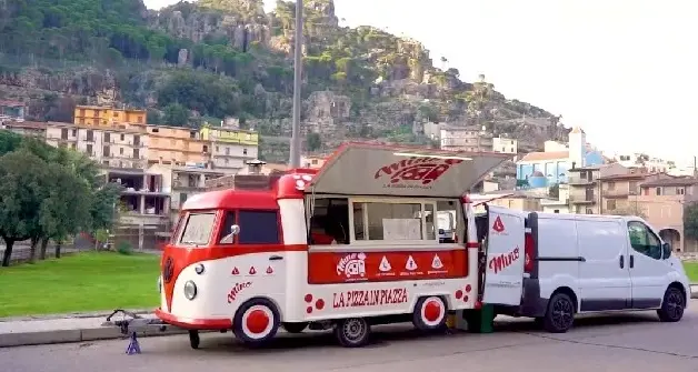 \"Mino Pizza Truck\": a Osini la prima pizzeria mobile della Sardegna