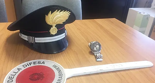 Specialista in furti di appartamento nei guai, la refurtiva trovata dai Carabinieri a casa di un pregiudicato