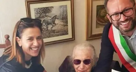 Santu Lussurgiu festeggia i cento anni di zia Angela Pinna