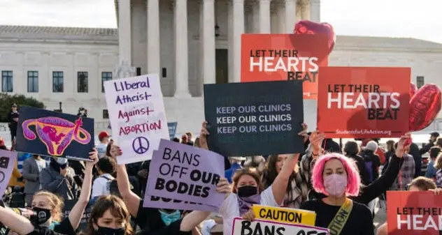 La Corte suprema degli Usa abolisce la sentenza sul diritto all’aborto