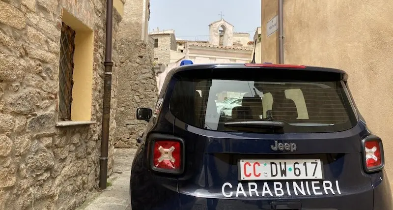 Lotzorai. Minaccia di morte la mamma con uno spiedo: arrestato 39enne