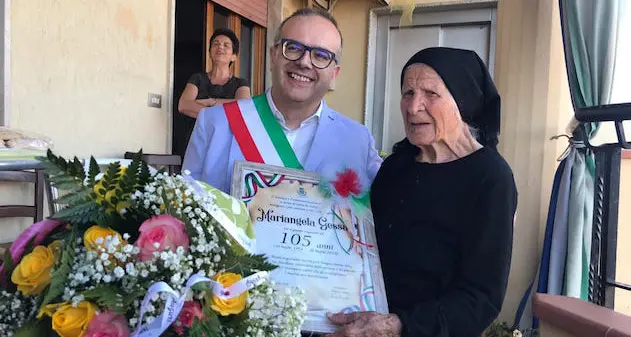 Escalaplano festeggia i 105 anni di zia Mariangela Gessa