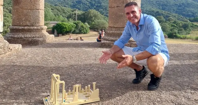 Novecento mattoncini Lego per il Tempio di Antas, l’artista Maurizio Lampis continua a sorprendere