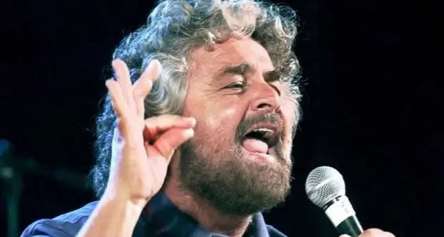 Grillo difende con ironia Il Reddito di Cittadinanza: “Bye Bye Povery”