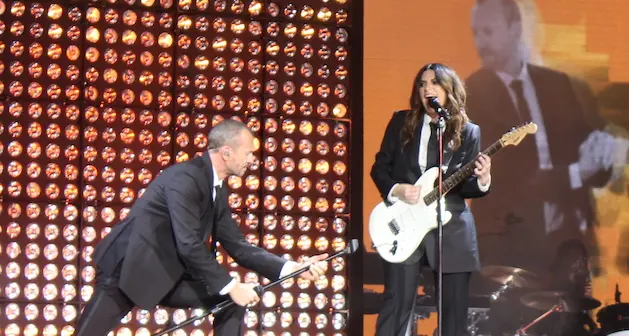 Laura Pausini e Biagio Antonacci incantano la Fiera di Cagliari | FOTO